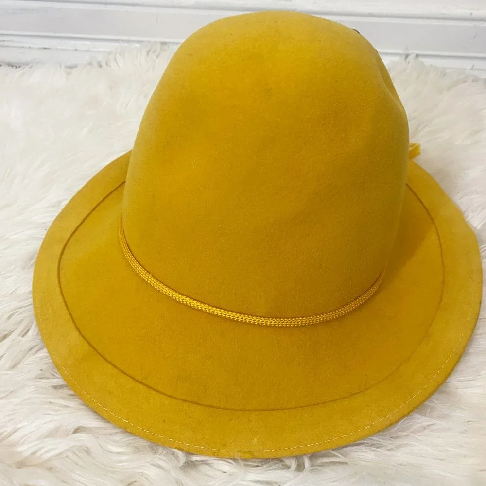Vintage Mr. John Classic 100% Mustard Wool Mouchoir Melange Felt Cloche Hat - Picture 2 of 8